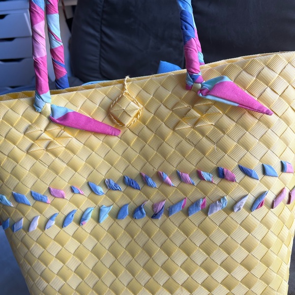 Beautiful yellow bag - Picture 3 of 12